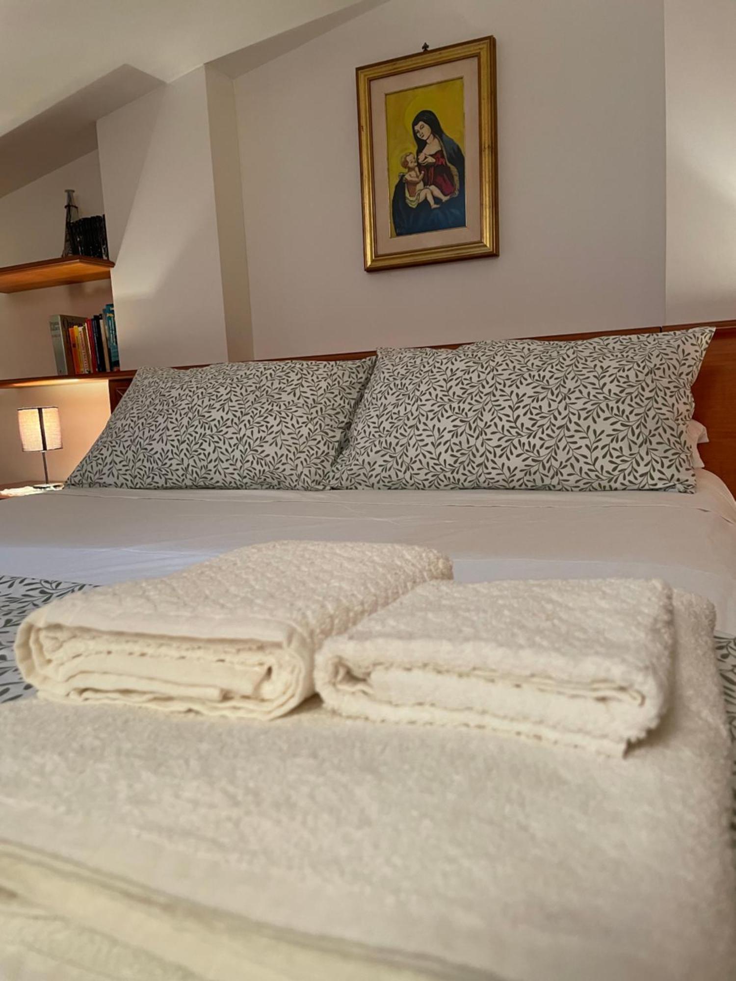 Apartament La Casa Nel Cortile Castelbuono  Zewnętrze zdjęcie