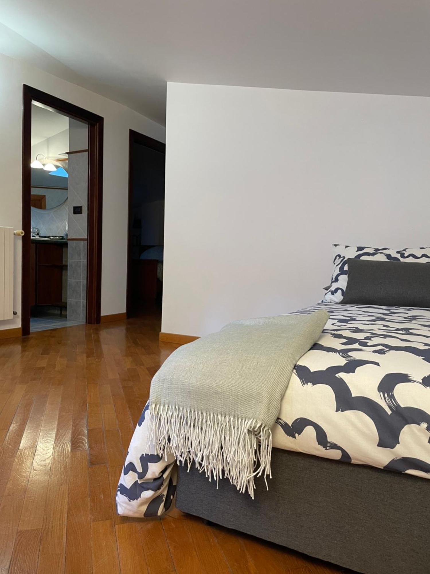 Apartament La Casa Nel Cortile Castelbuono  Zewnętrze zdjęcie