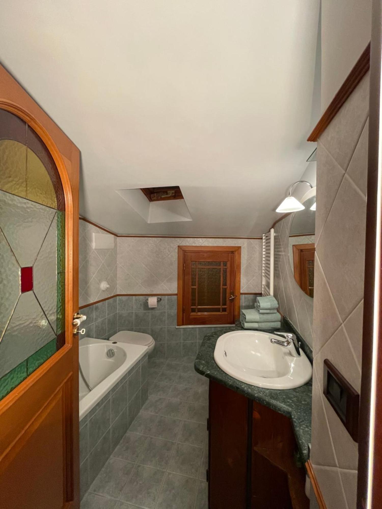 Apartament La Casa Nel Cortile Castelbuono  Zewnętrze zdjęcie
